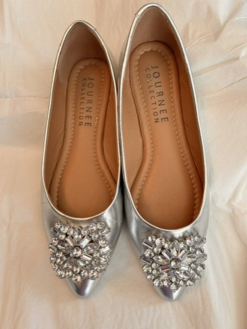 Silver Journee Pointed Toe Ballet Flats - Size 6.5 Wide